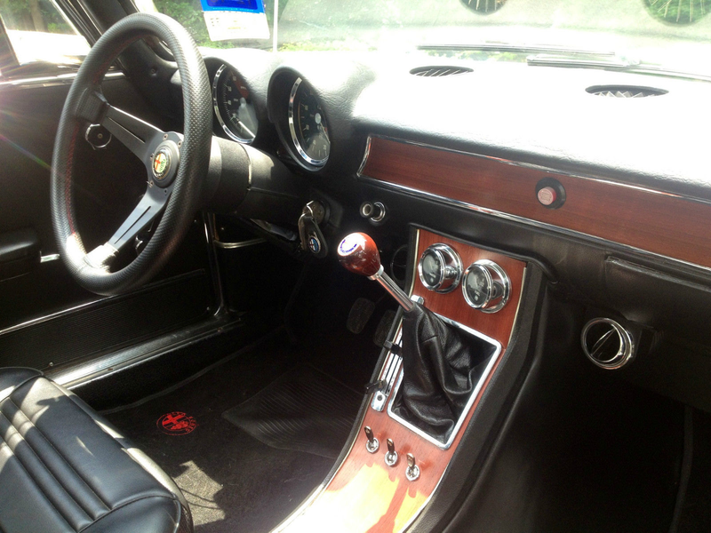 Illustration for article titled Sunday Drive: 1971 Alfa Romeo GTV